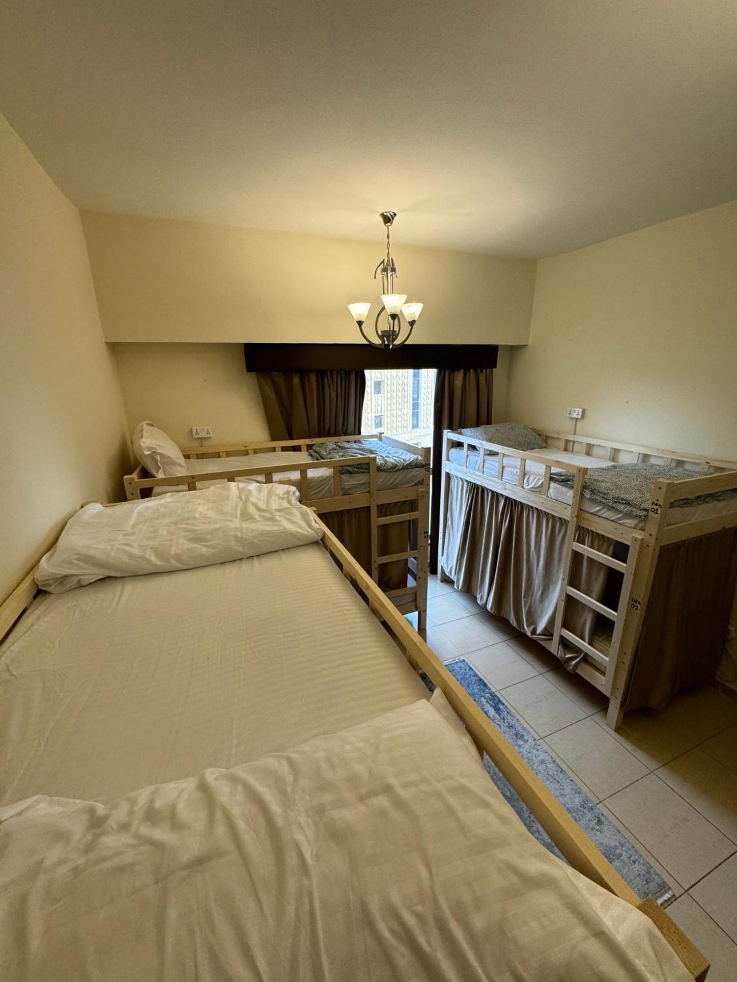Lunar Cozy Hostel - Jbr Dubaj Zewnętrze zdjęcie