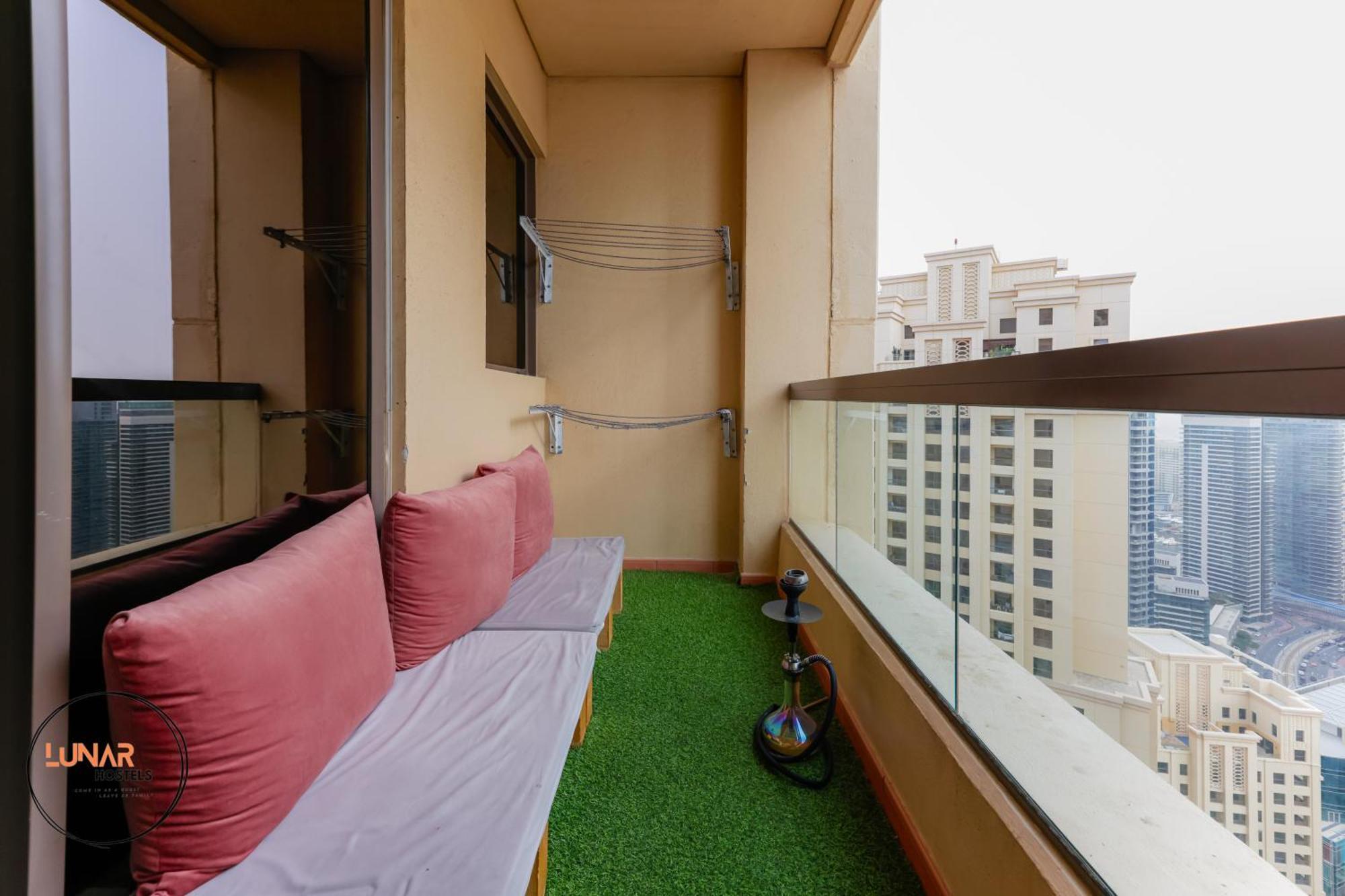 Lunar Cozy Hostel - Jbr Dubaj Zewnętrze zdjęcie