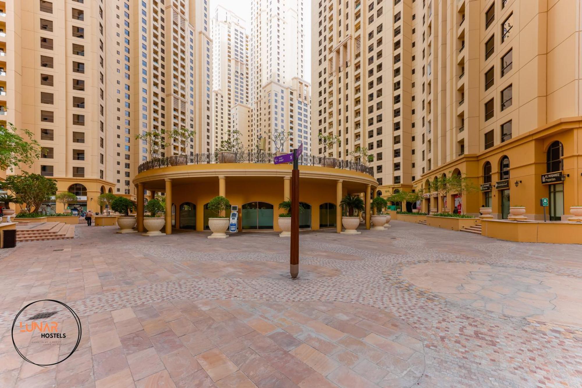 Lunar Cozy Hostel - Jbr Dubaj Zewnętrze zdjęcie