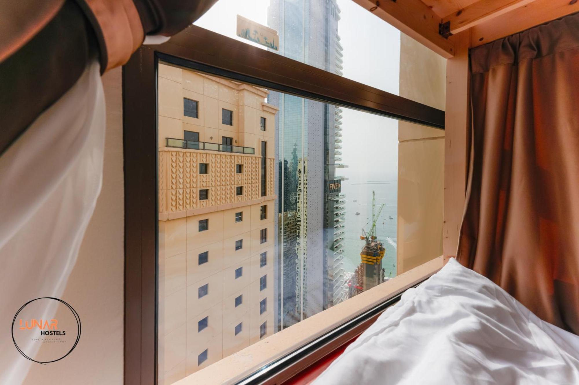 Lunar Cozy Hostel - Jbr Dubaj Zewnętrze zdjęcie