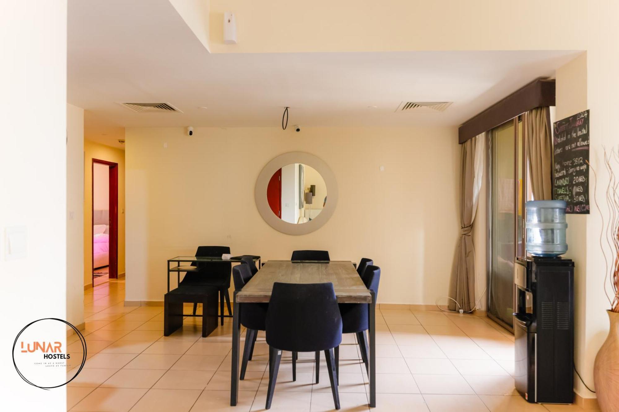 Lunar Cozy Hostel - Jbr Dubaj Zewnętrze zdjęcie