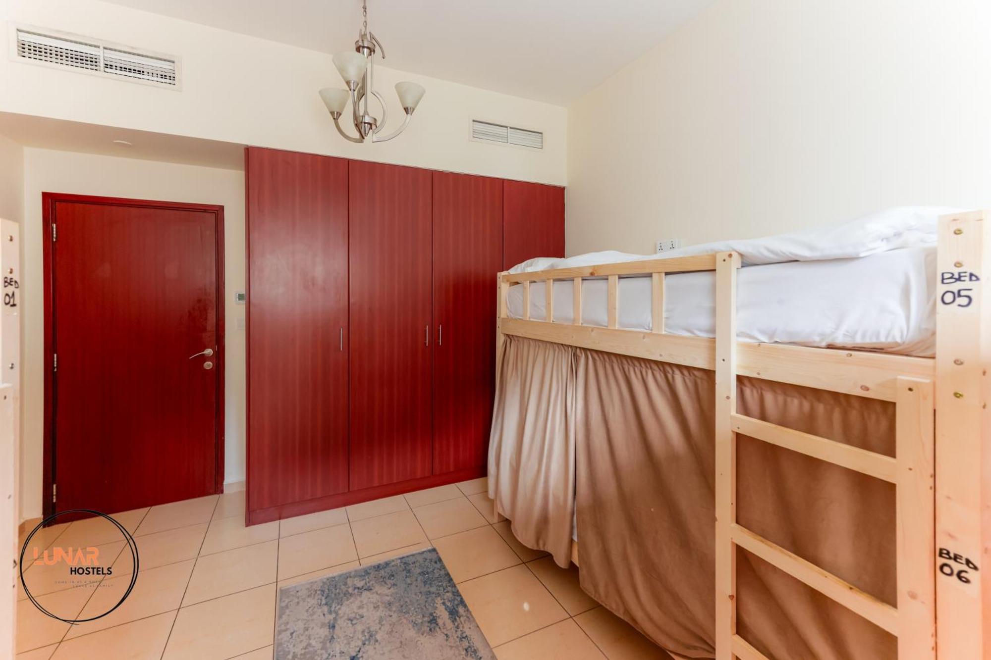 Lunar Cozy Hostel - Jbr Dubaj Zewnętrze zdjęcie