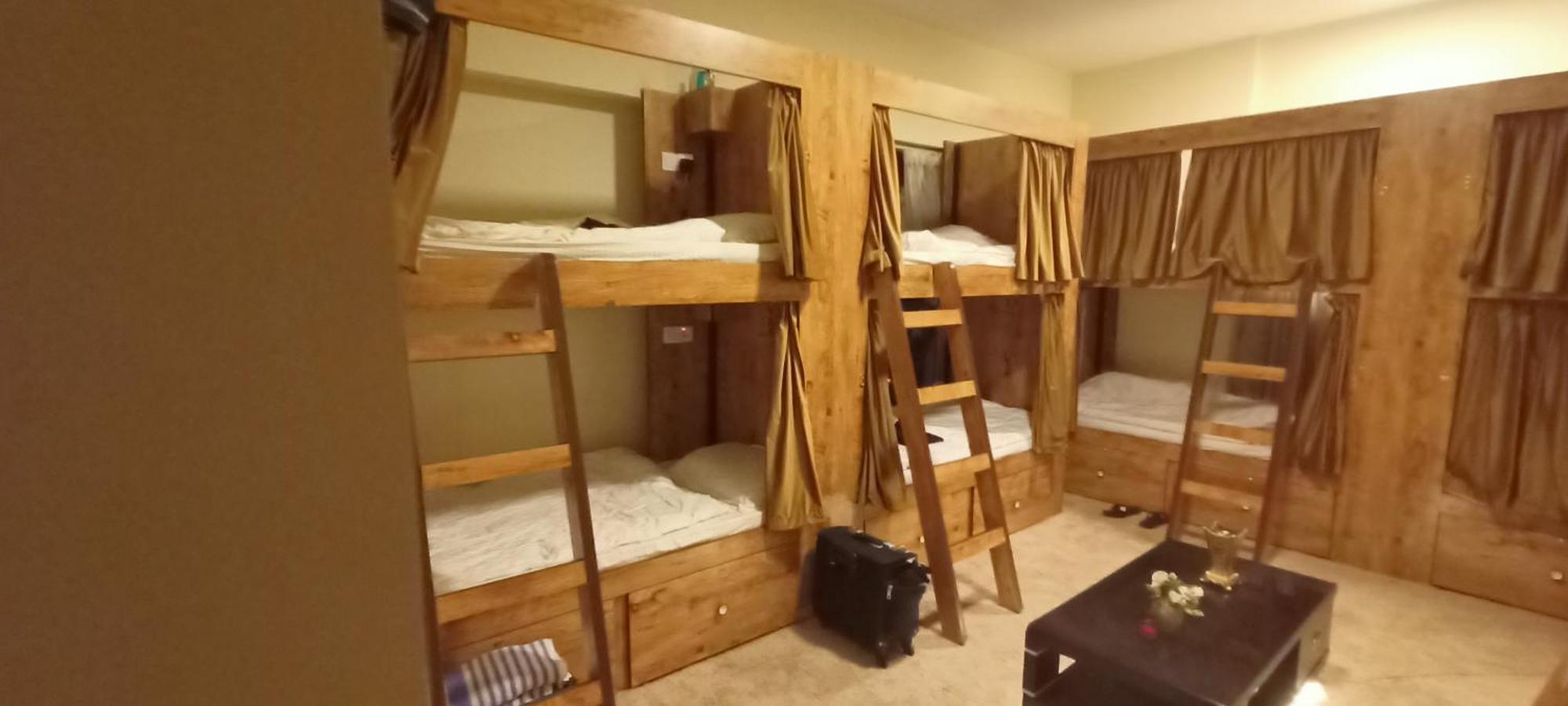 Lunar Cozy Hostel - Jbr Dubaj Zewnętrze zdjęcie