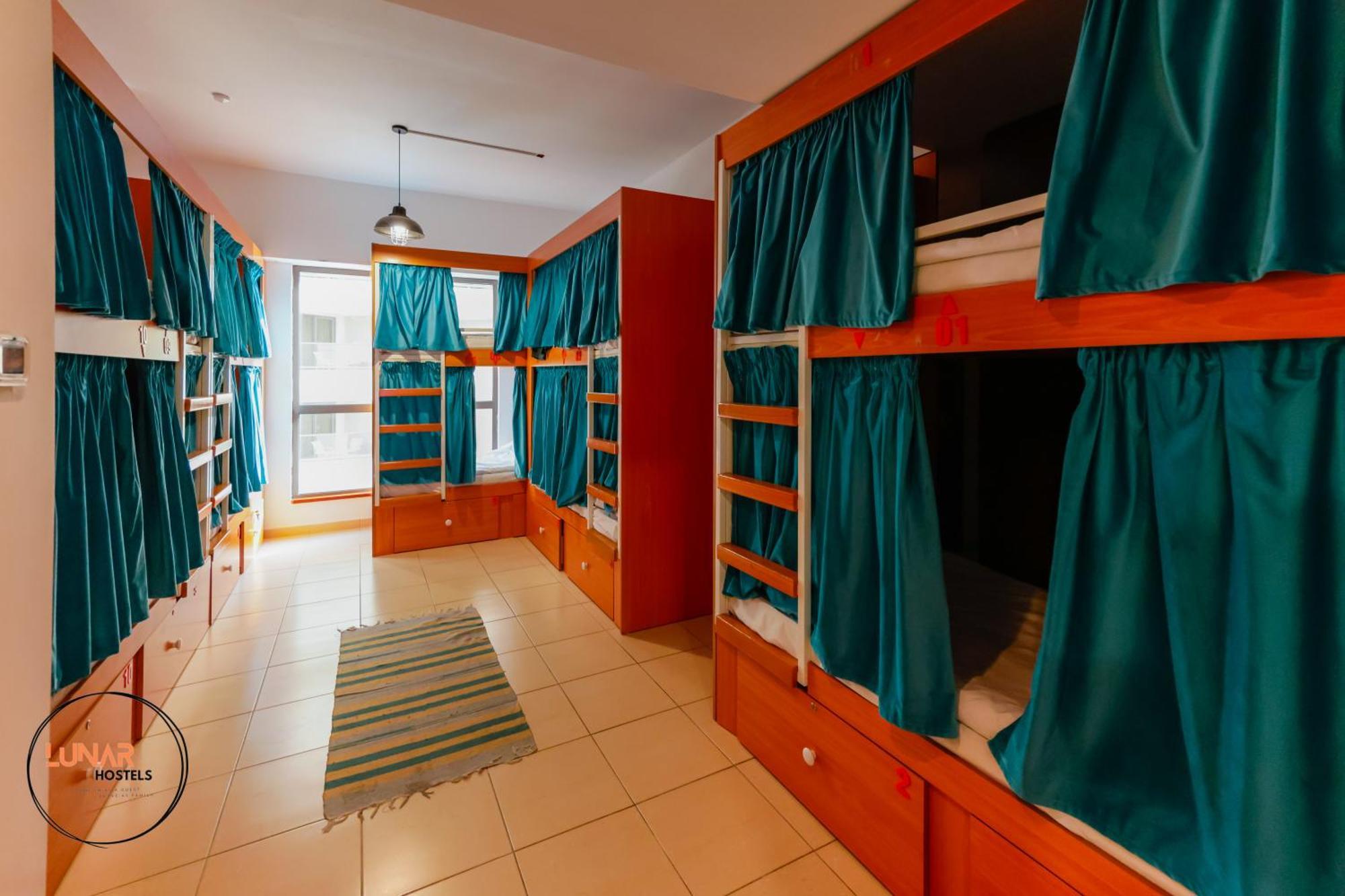 Lunar Cozy Hostel - Jbr Dubaj Zewnętrze zdjęcie